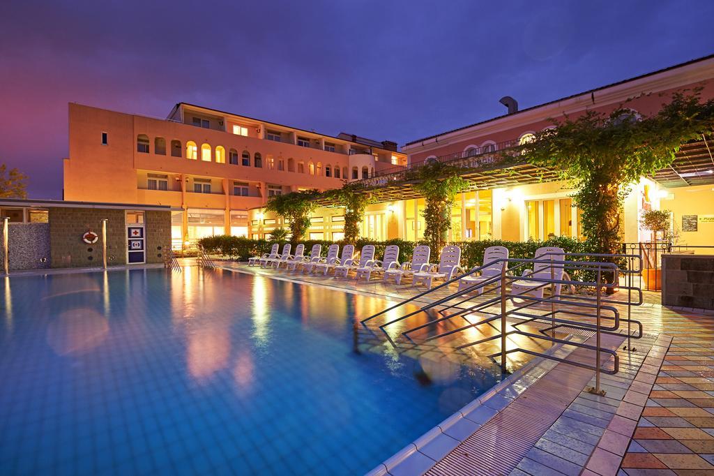 Hotel Delfin Izola Exterior foto