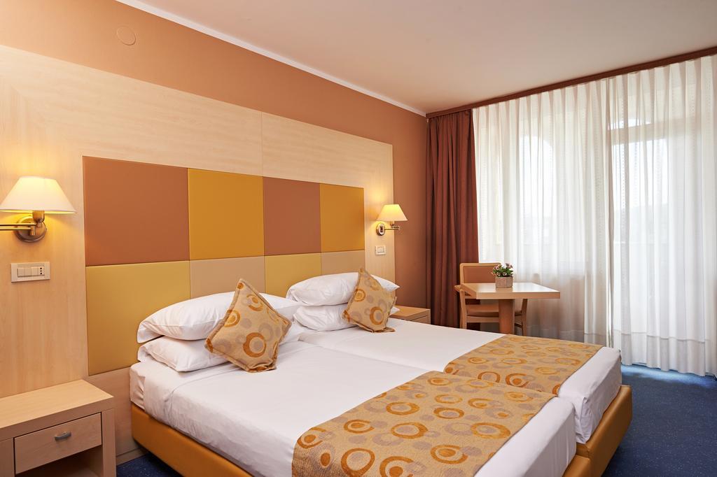 Hotel Delfin Izola Exterior foto