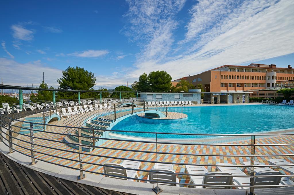 Hotel Delfin Izola Exterior foto