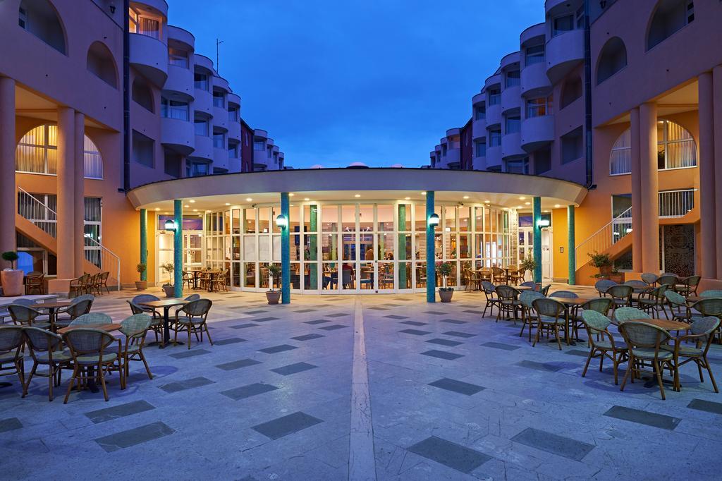 Hotel Delfin Izola Exterior foto