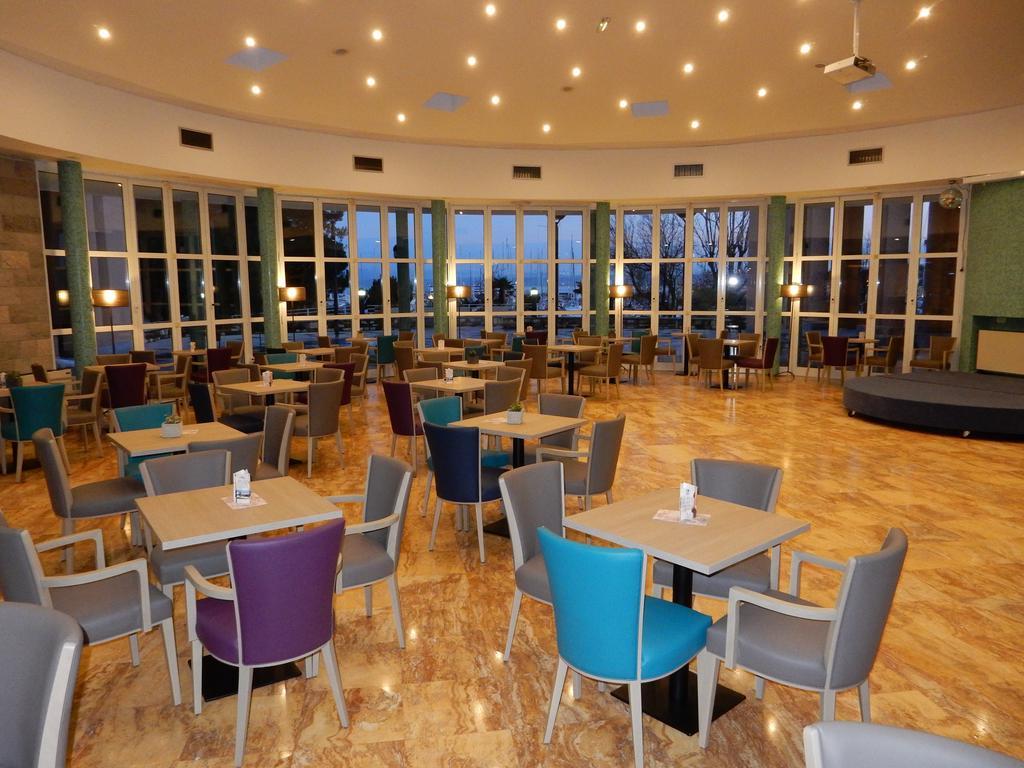 Hotel Delfin Izola Exterior foto